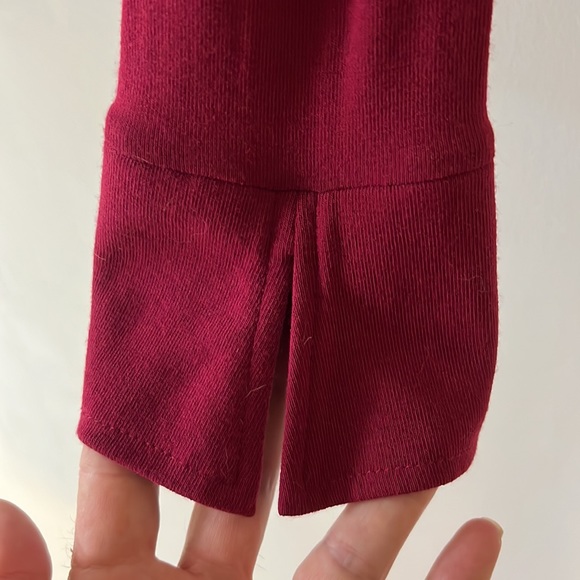 Pomegranate V neck button down long sleeve 90% rayon 4% spandex for elasticity. - Picture 4 of 6